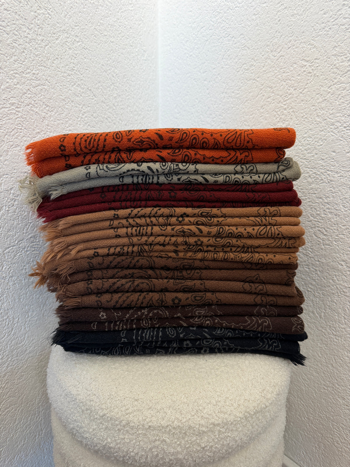 Dreieckstuch mit Paisley Muster versch. Farben