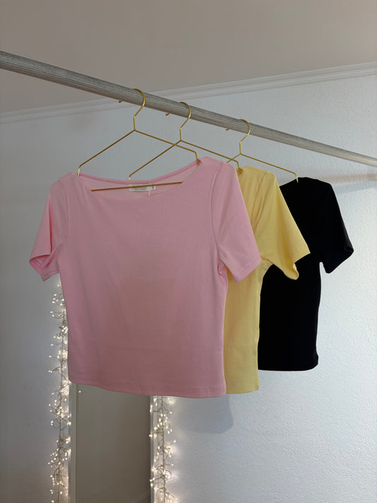 Kurzes Basic Shirt
