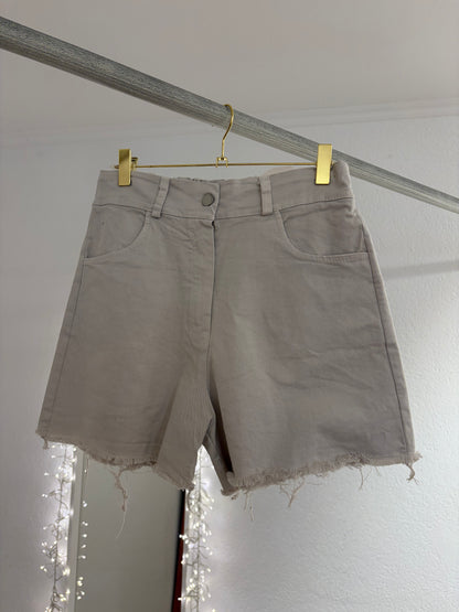 Ausgefranste Shorts