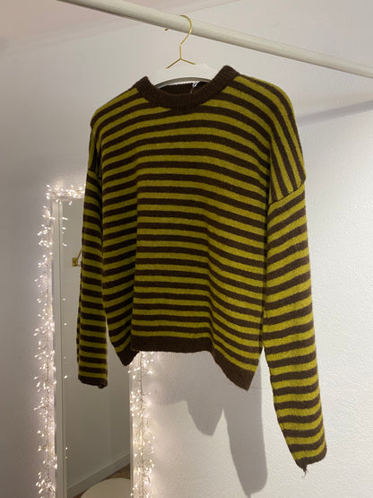 Feiner Strickpulli gestreift