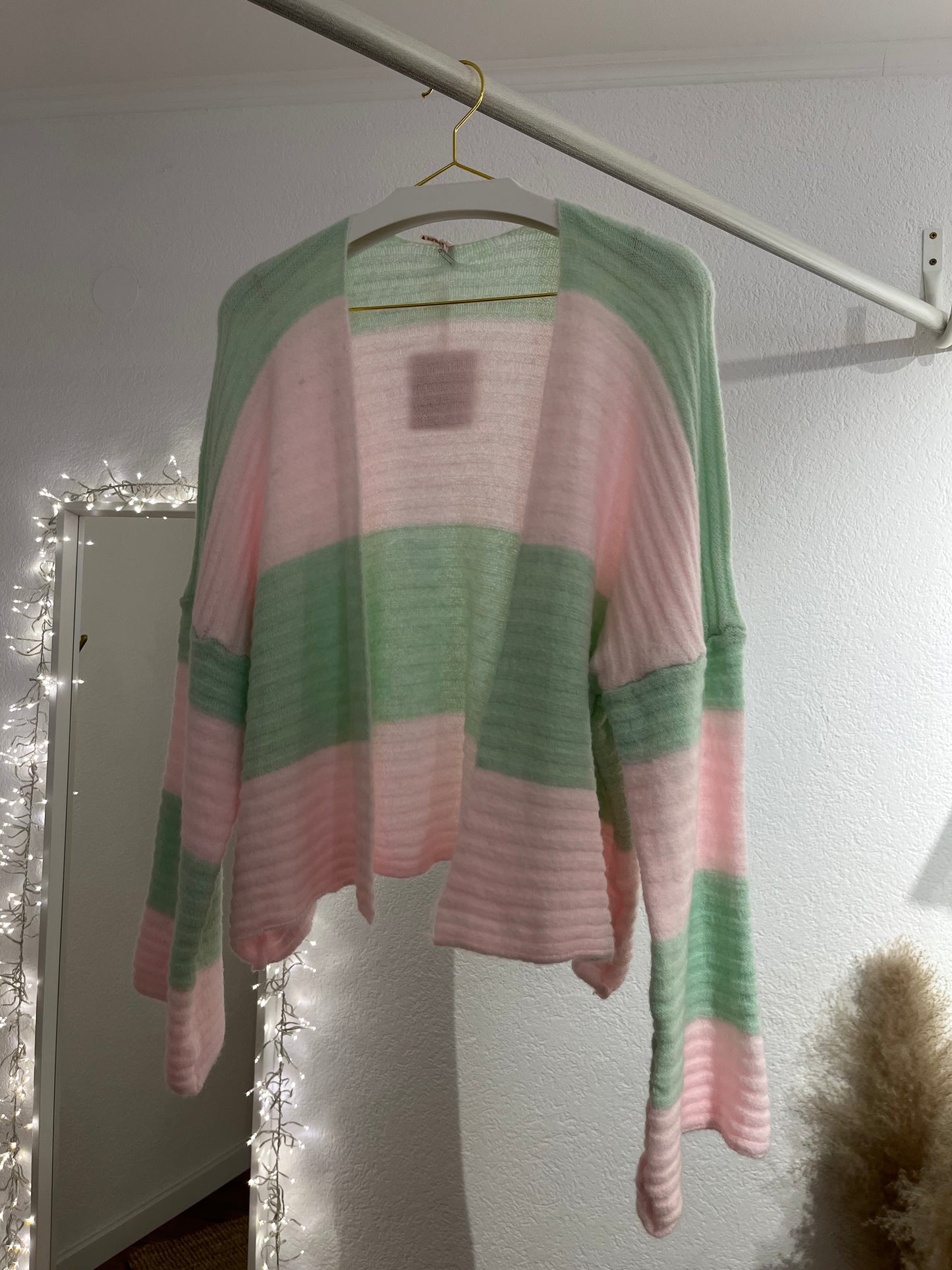 Gestreifter Strickcardigan versch. Farben