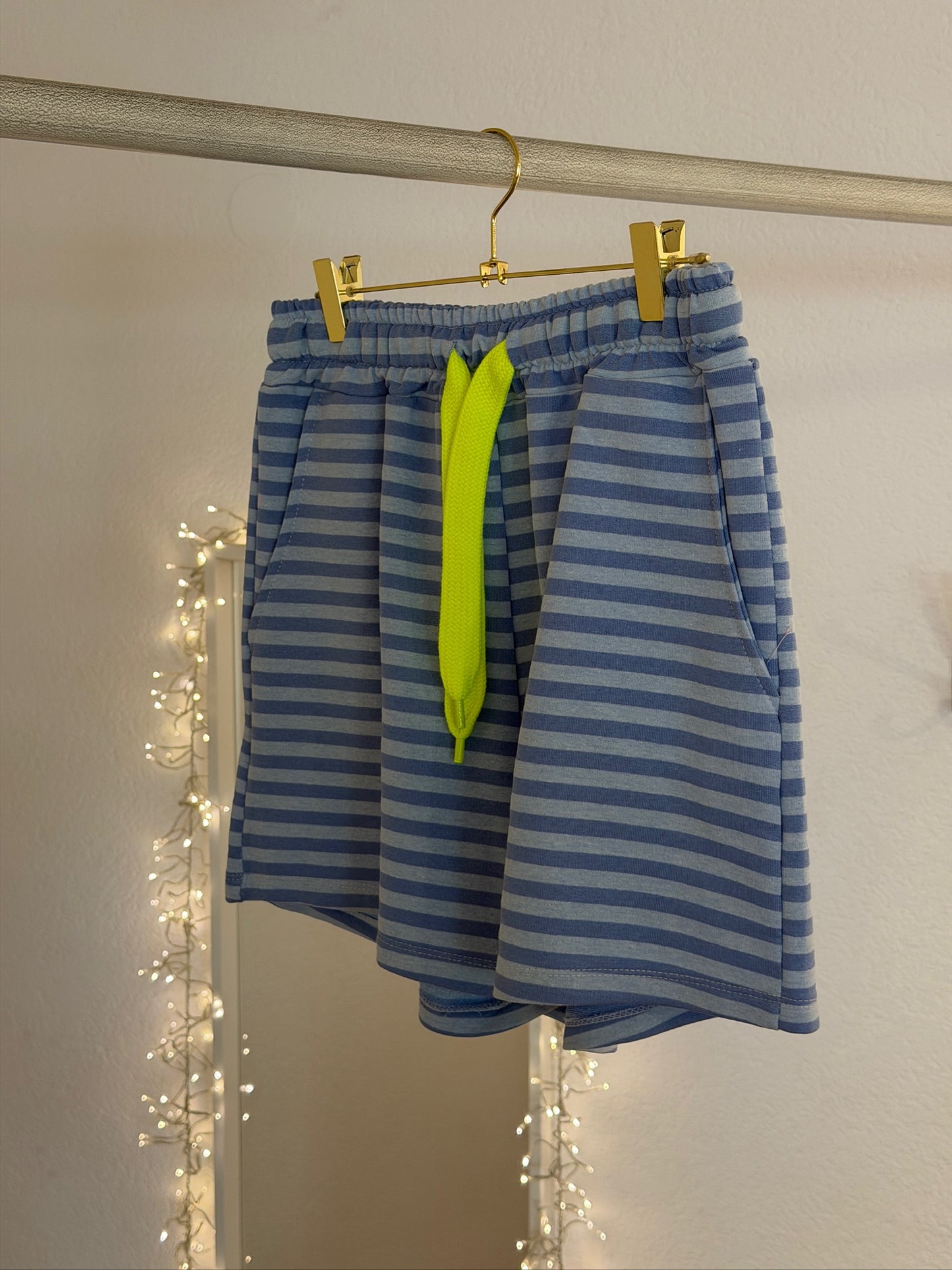 Gestreifte Shorts versch. Farben