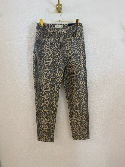 Leo Mom Jeans