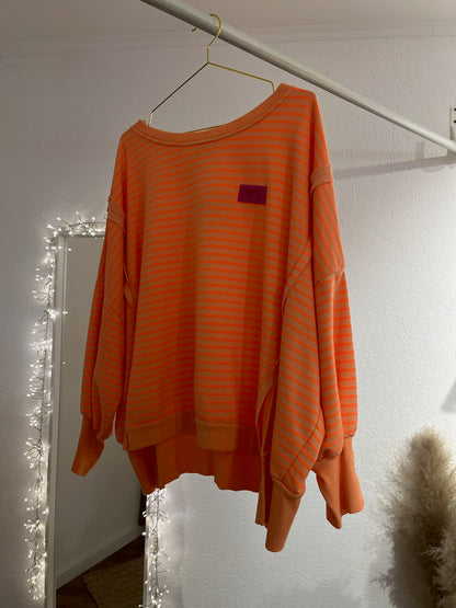 Gestreifter Sweater mit Naht