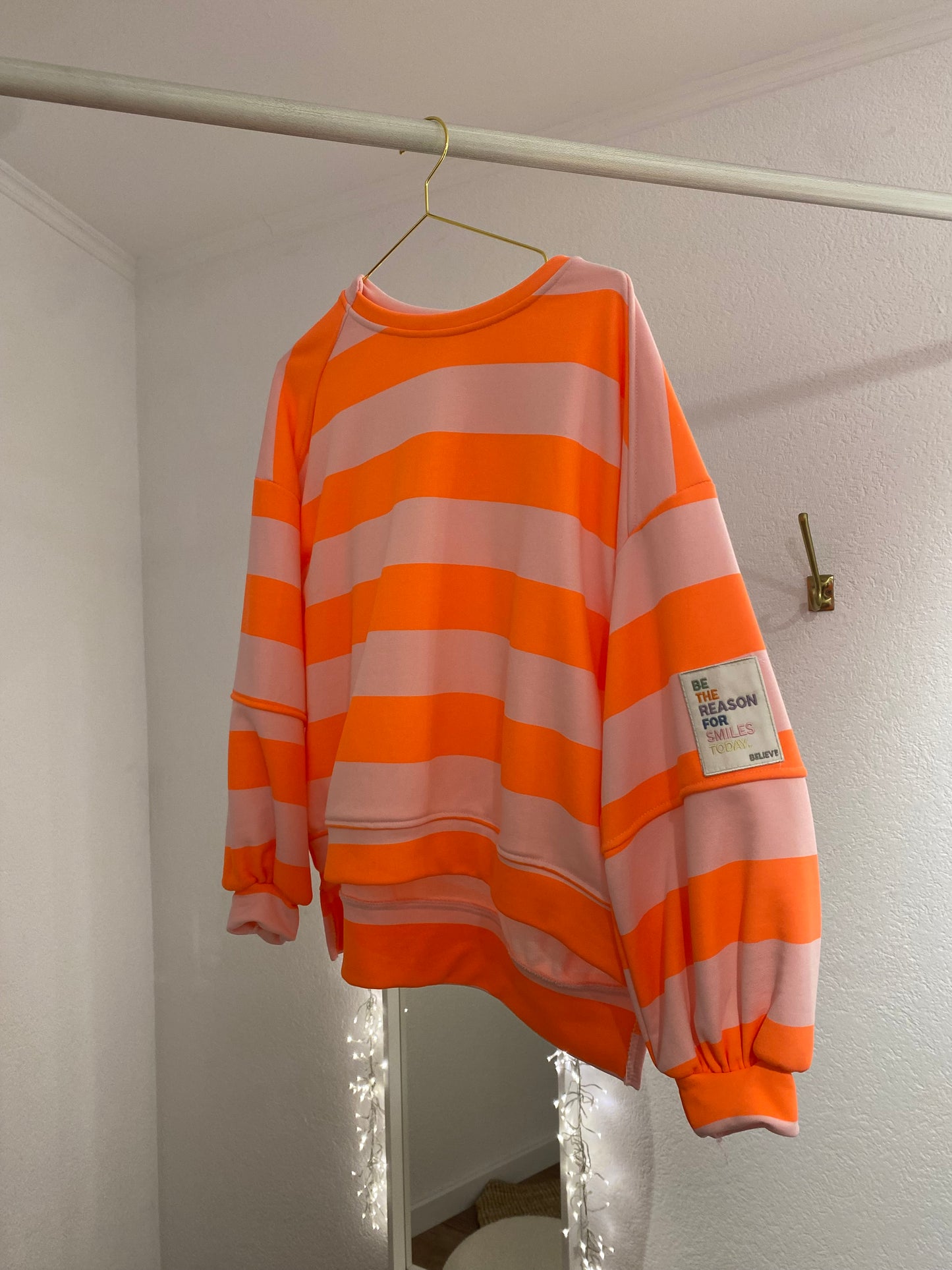 Gestreiftes Sweatshirt in versch. Farben