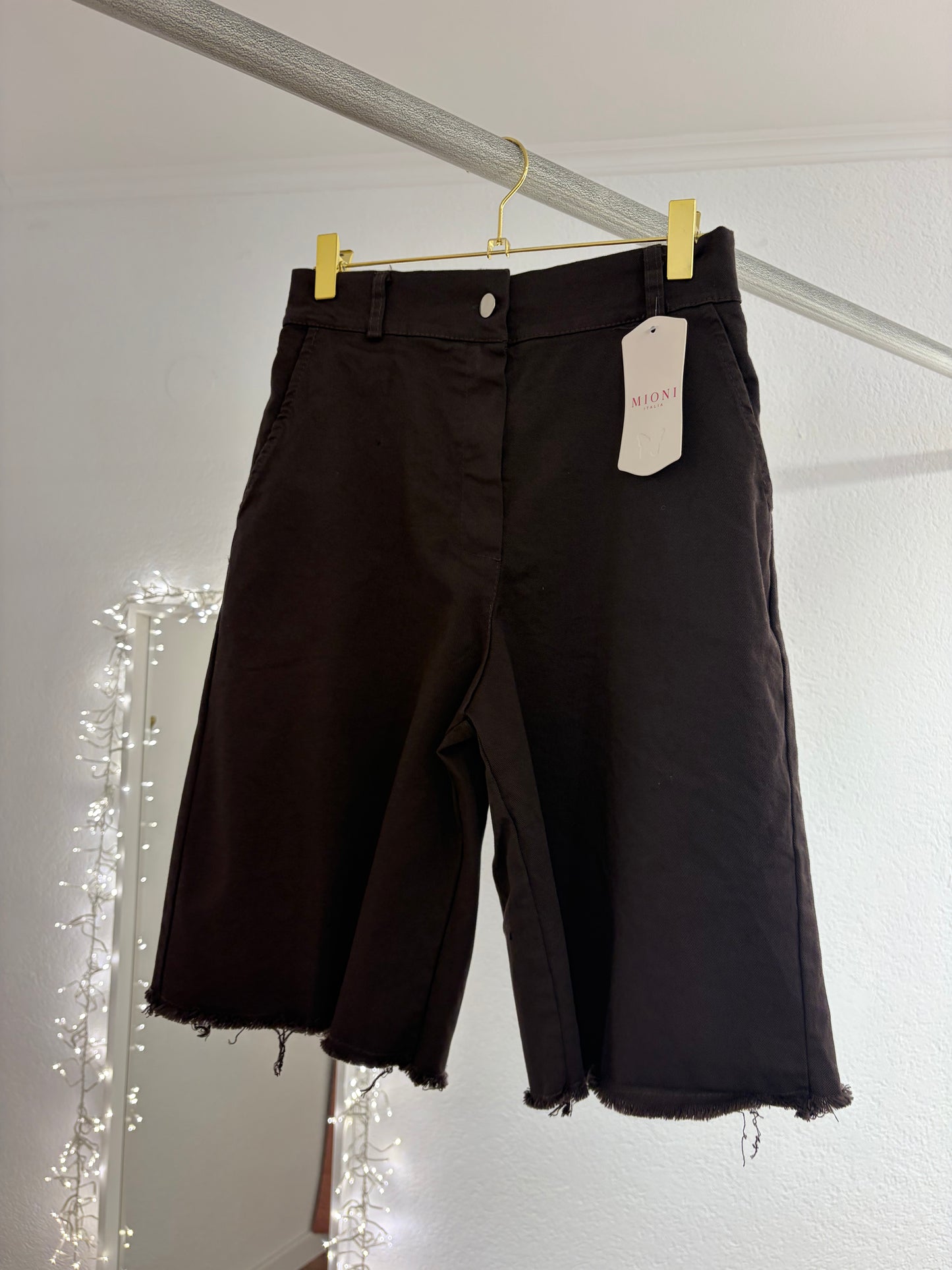 Ausgefranste Bermuda Jeans
