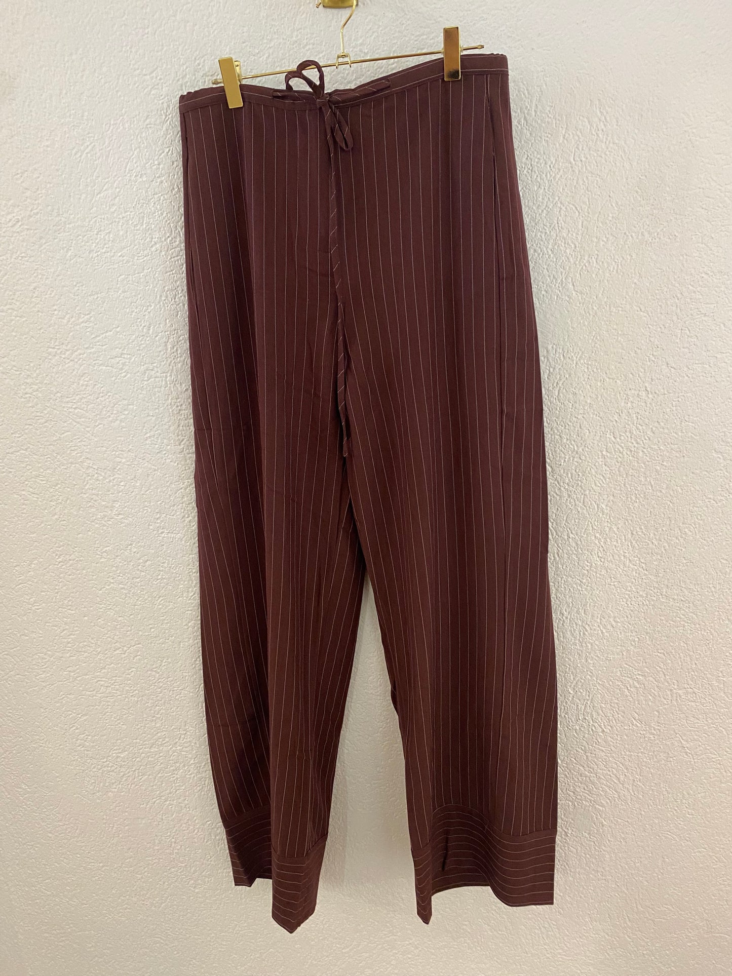 Stoffhose mit Nadelstreifen