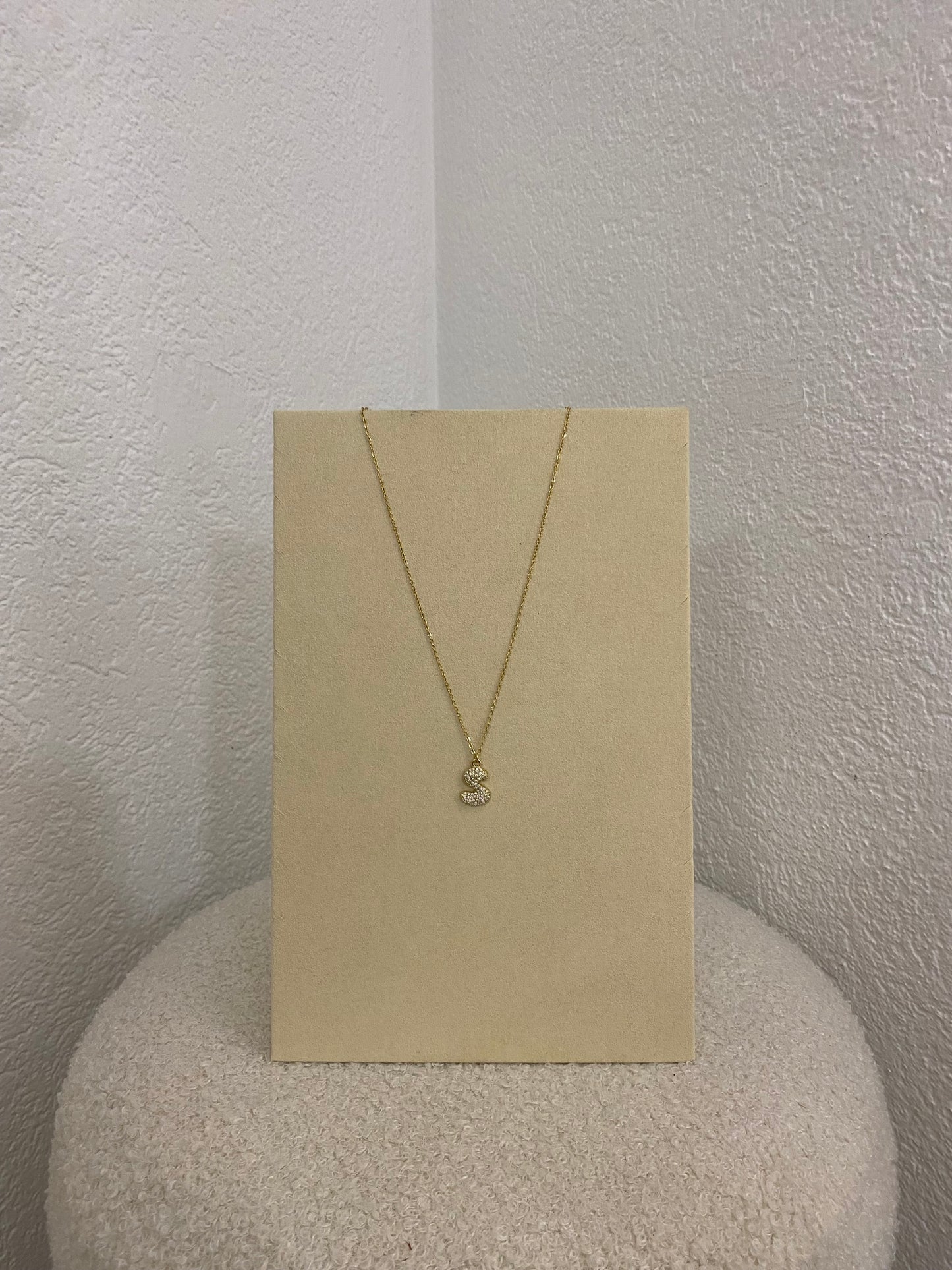 Buchstabenkette mit Glitzer