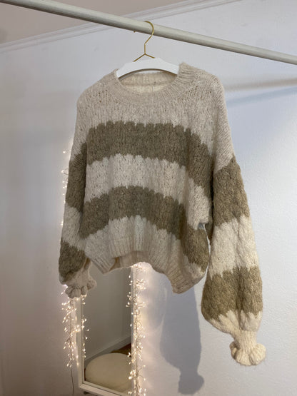 Strickpulli gestreift mit Rüschenärmeln