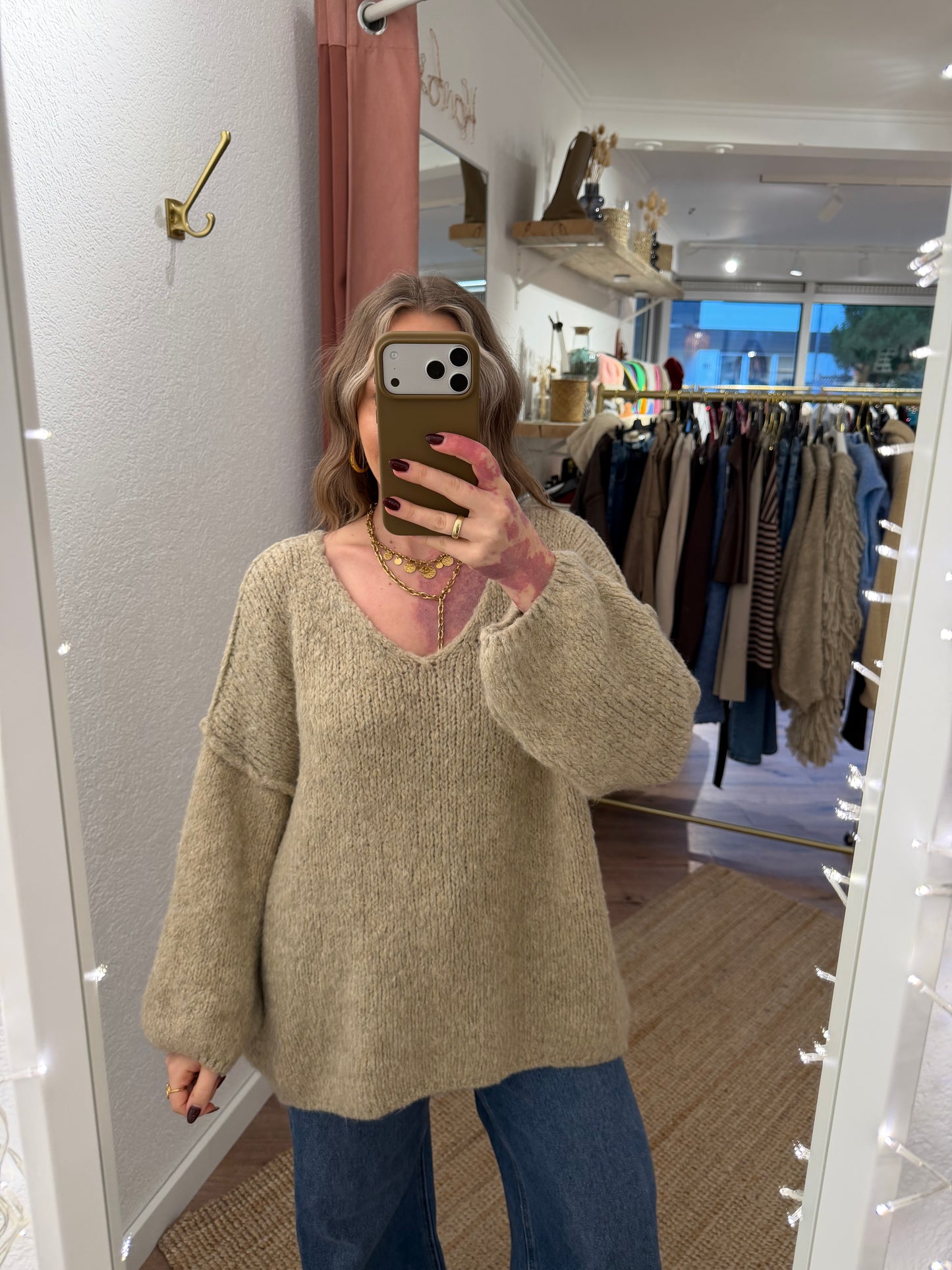 Oversize-Strickpullover mit V-Ausschnitt