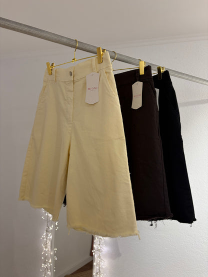 Ausgefranste Bermuda Jeans