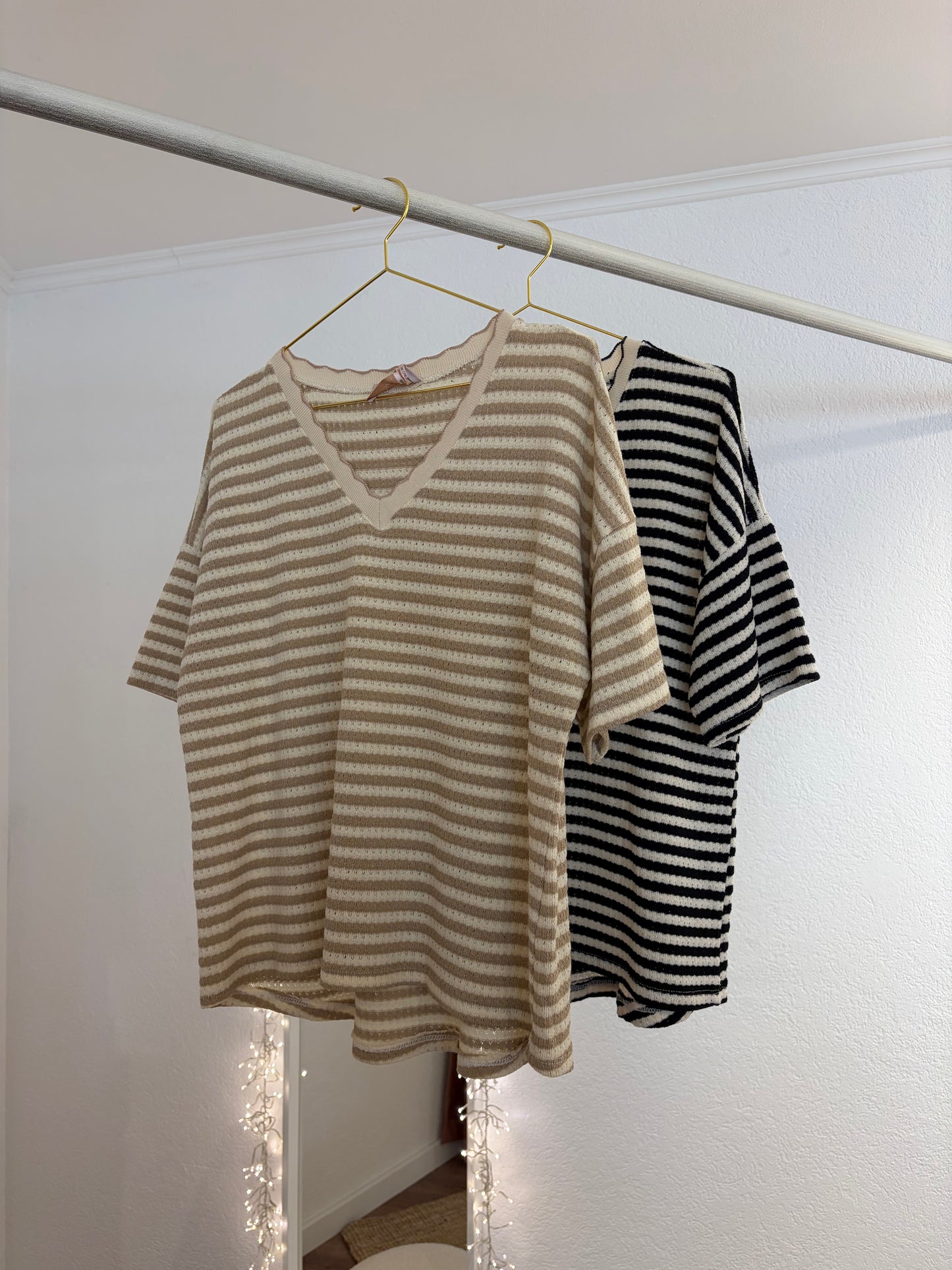 Gestreiftes V-Neck Shirt
