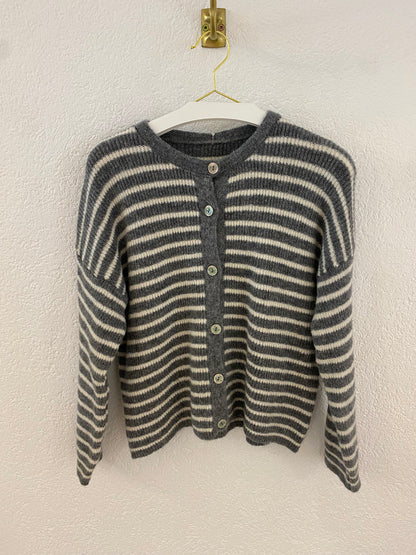 Strickjacke mit Streifen