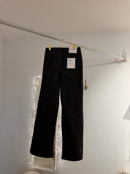Wide Leg Leo Jeans