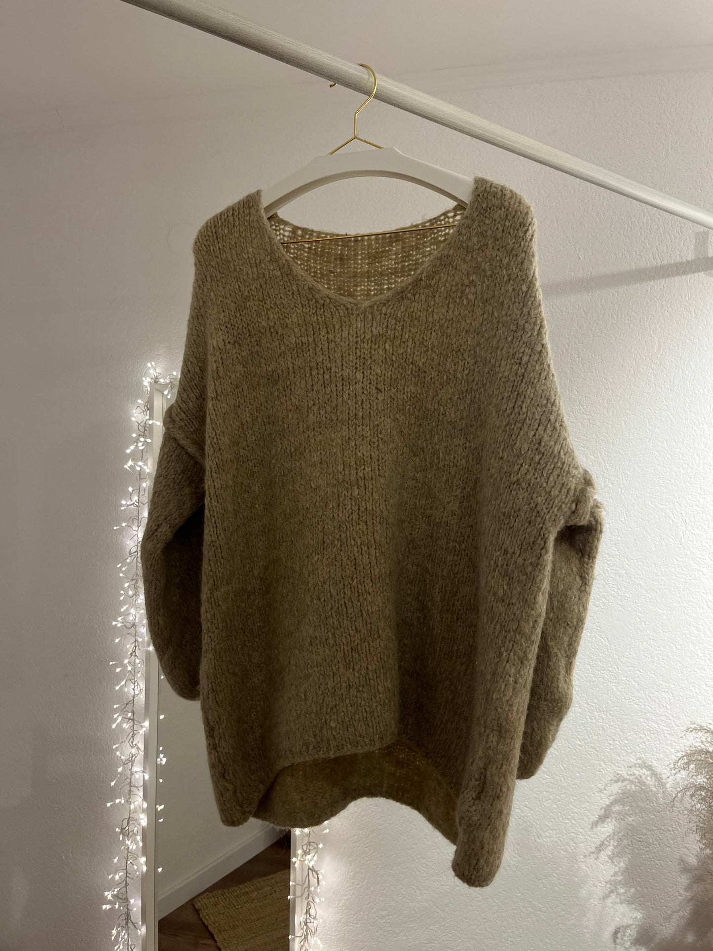 Oversize-Strickpullover mit V-Ausschnitt