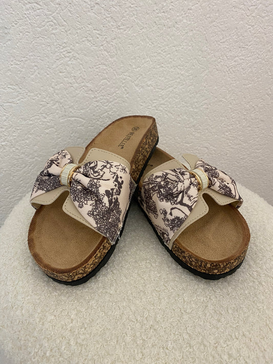 Stoffschlappen mit Holzsohle