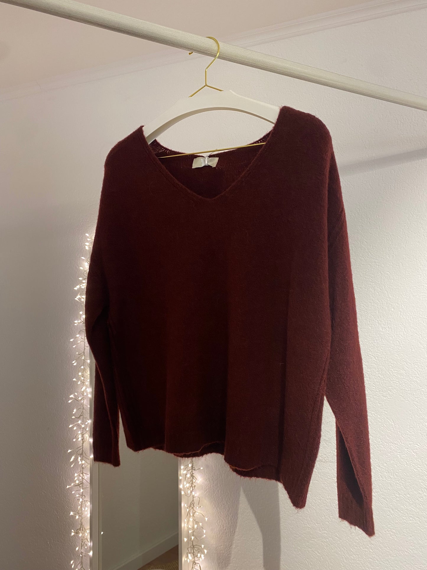 Dünnes Strick Shirt mit V-Ausschnitt