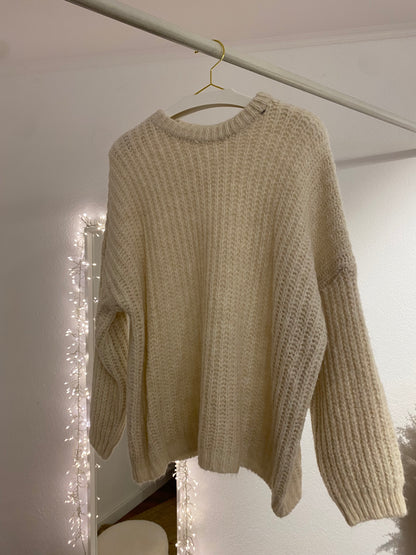 Grob gestrickter Strickpulli