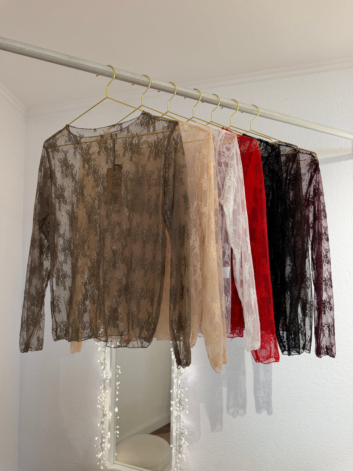 Transparente Spitzenshirts versch. Farben