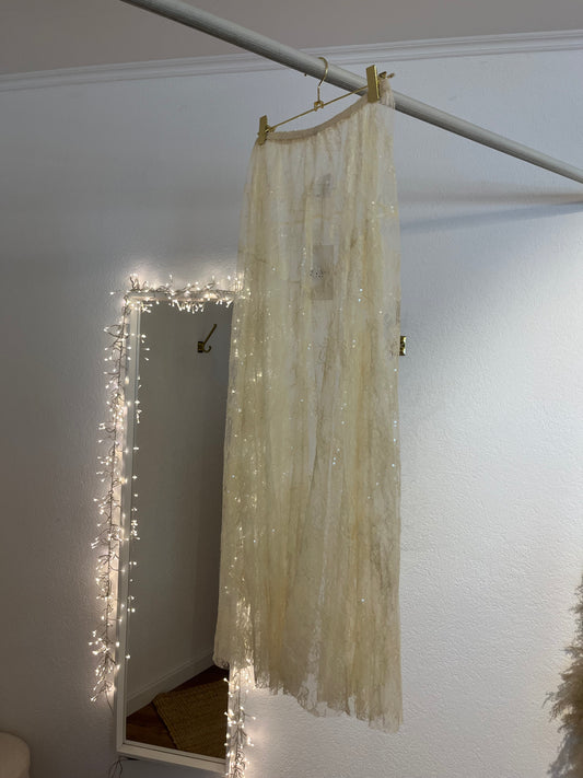 Spitzenrock mit Pailletten