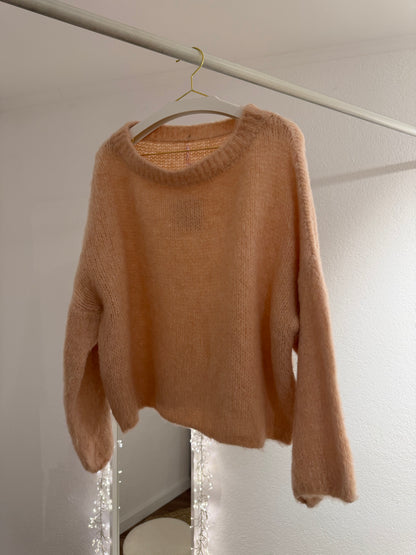 Weicher Pullover leichtem U-Boot Ausschnitt versch. Farben