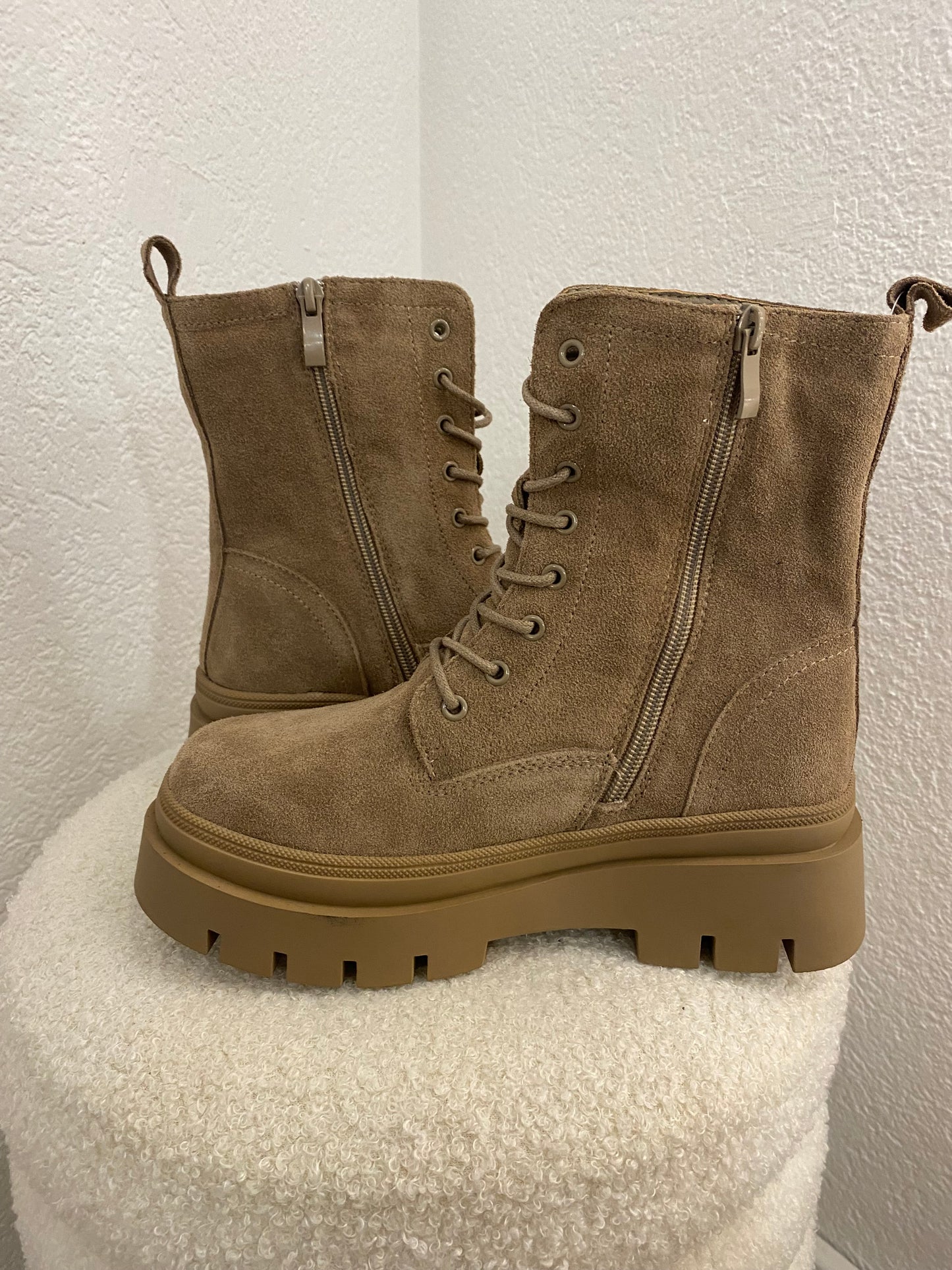 Stiefeletten aus Wildleder