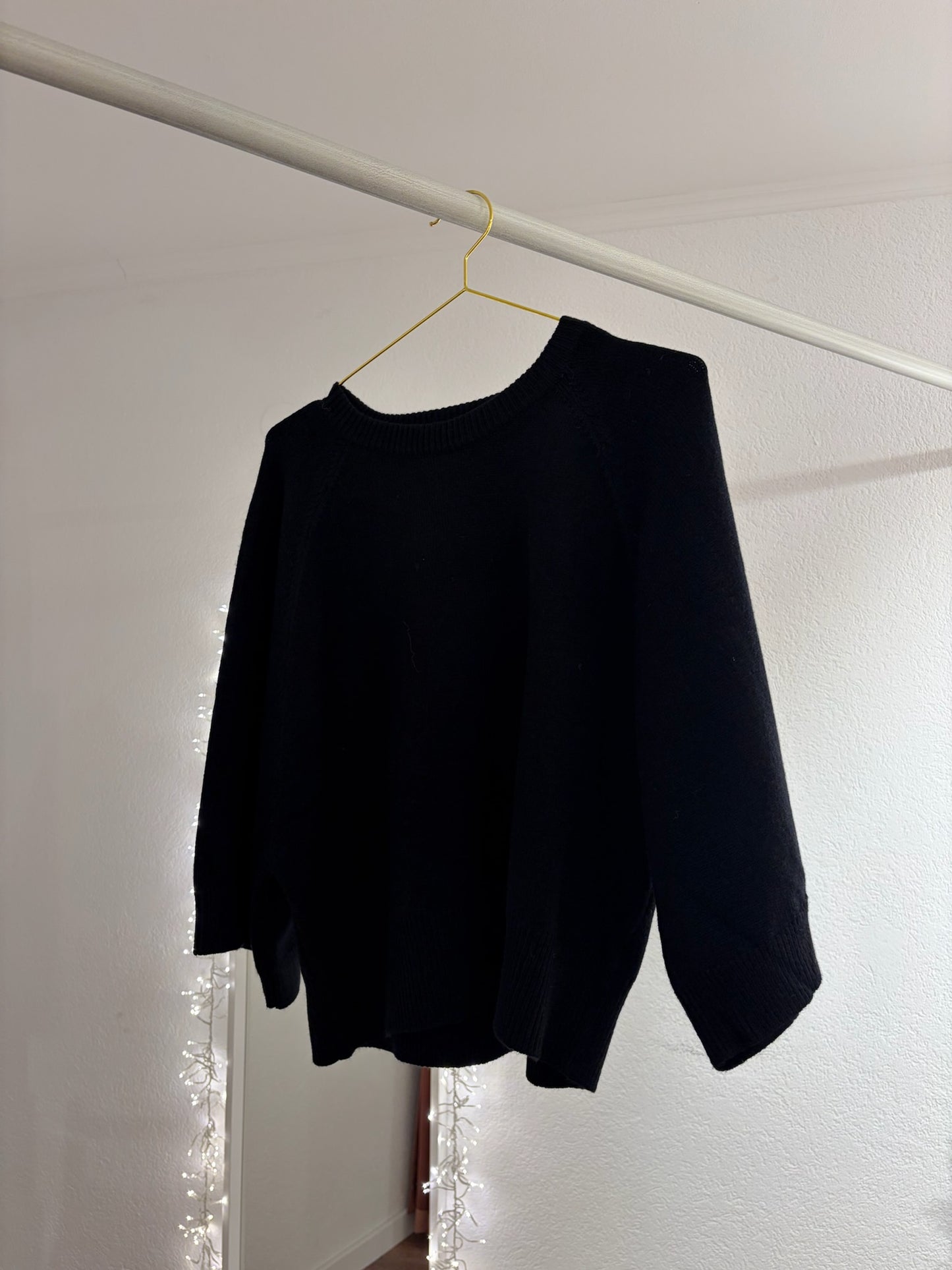 Kürzer geschnittenes Strickoberteil versch. Farben