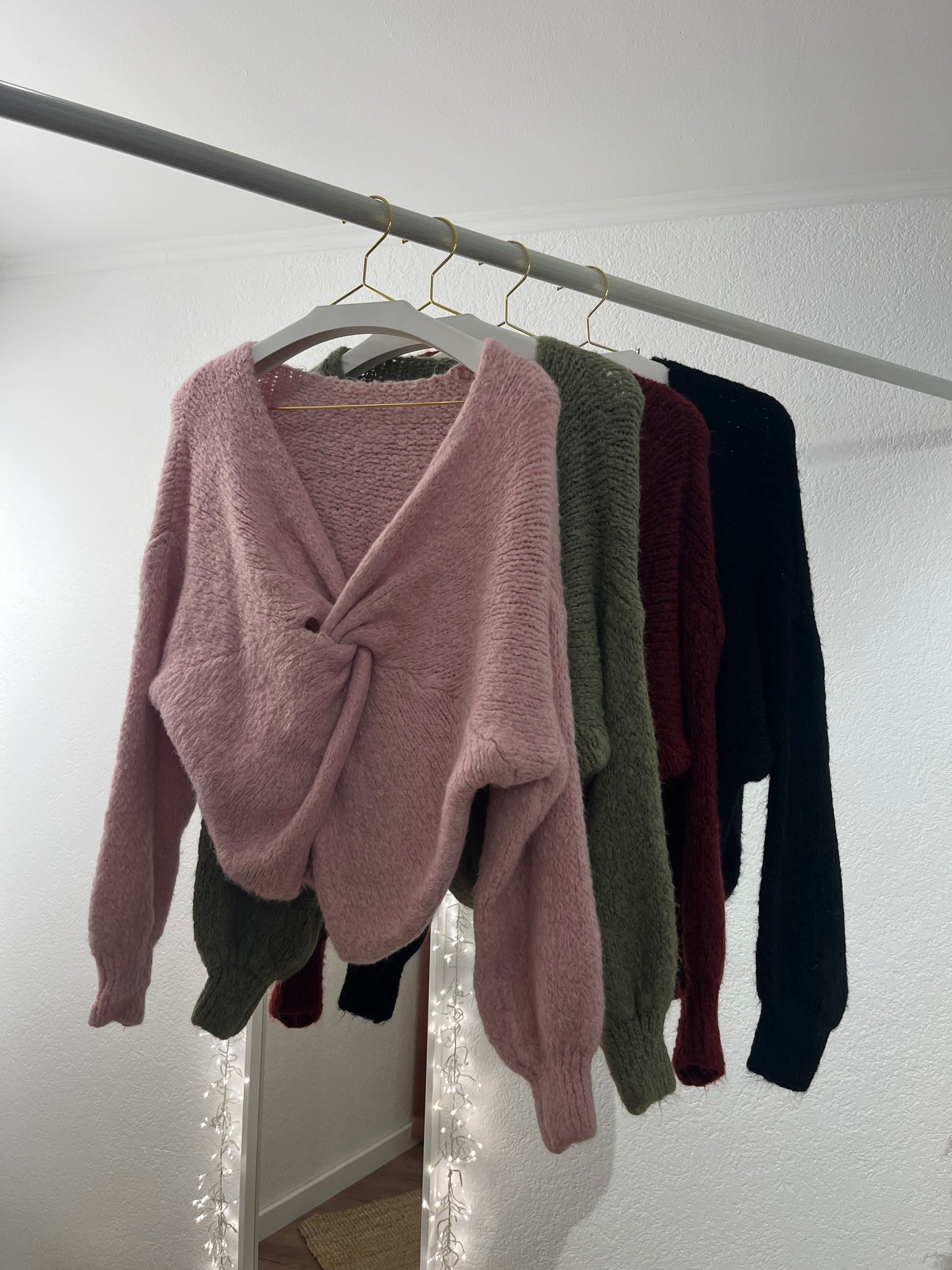 Eleganter Strickpulli mit Knoten Detail versch. Farben