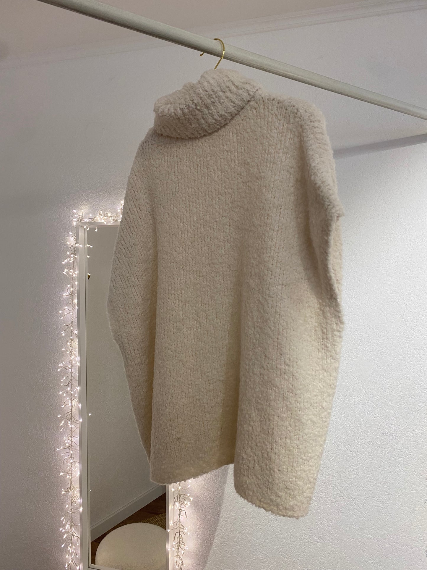 Boucle Strickweste mit Rollkragen