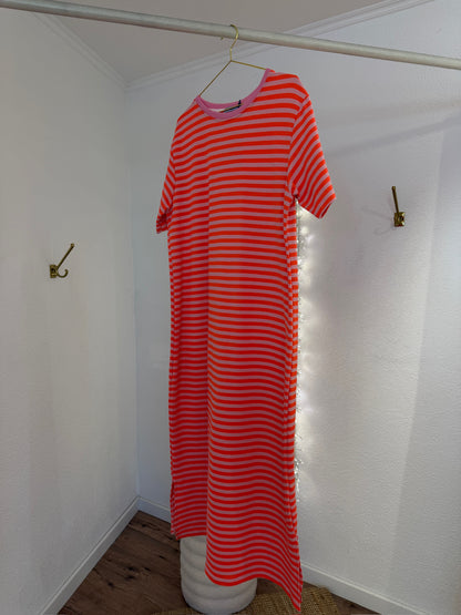 Sweater Kleid mit Streifen