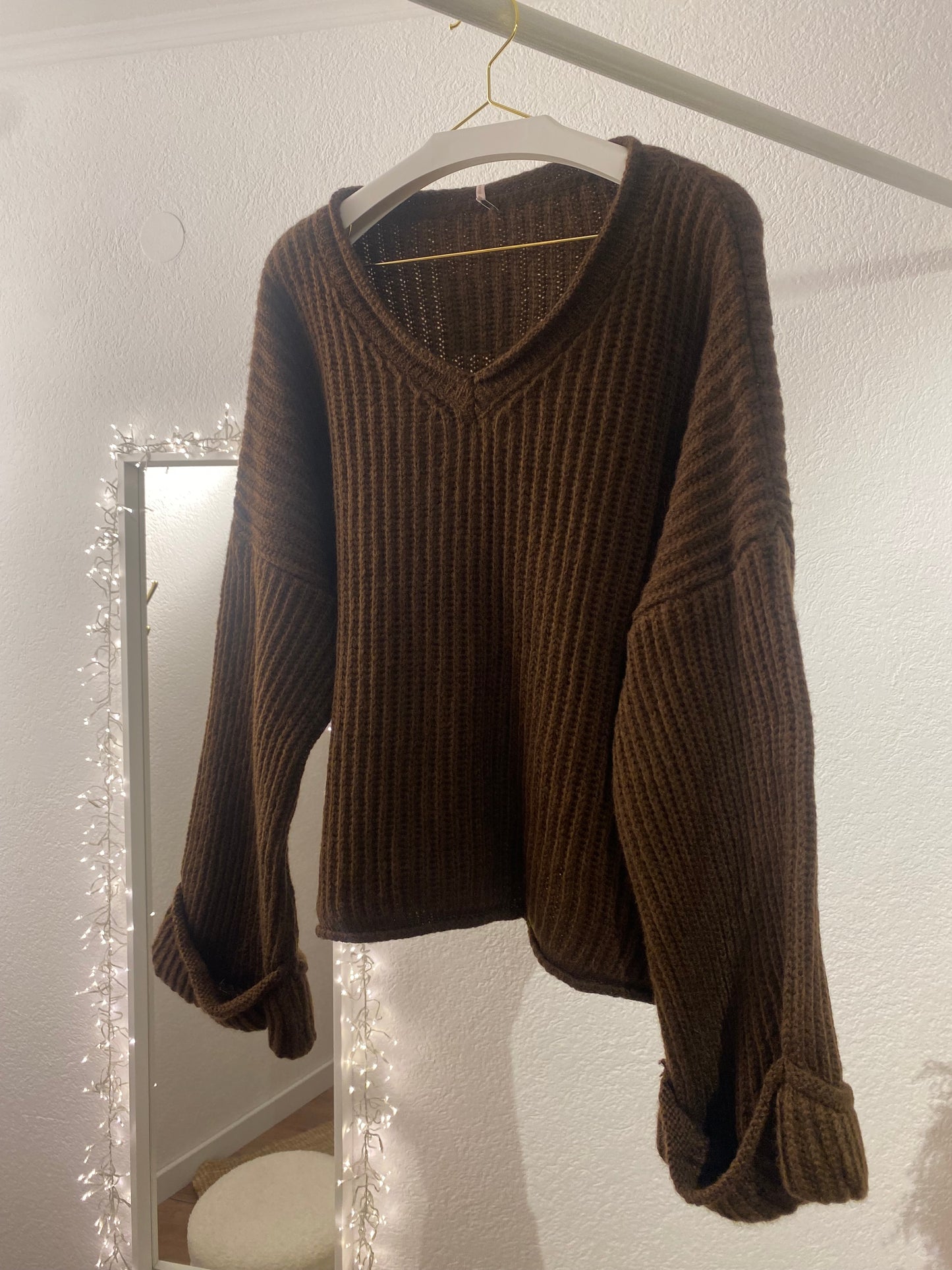 Strickpulli mit V-Ausschnitt versch. Farben
