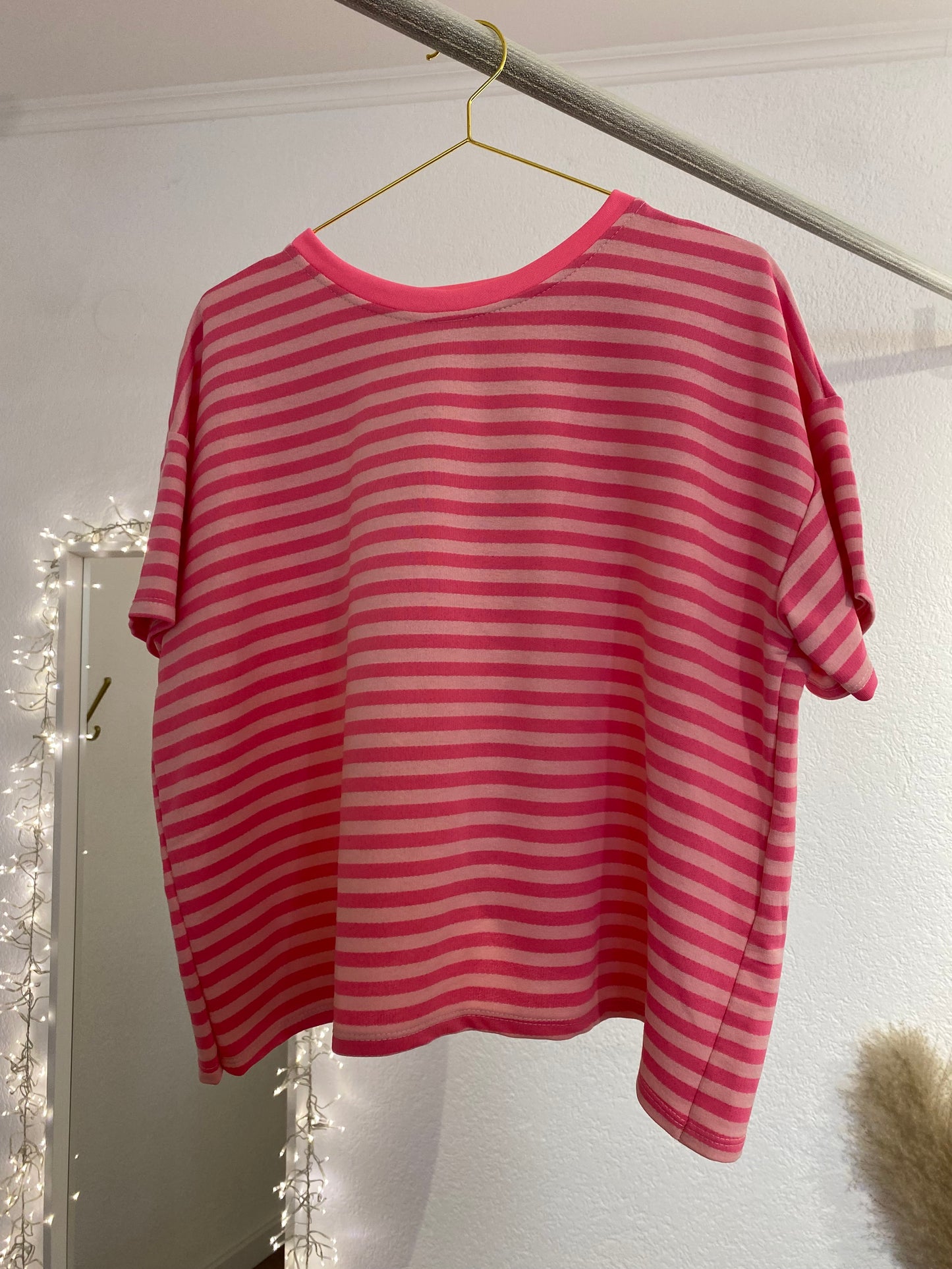 Streifen Shirt mit Rückendetail