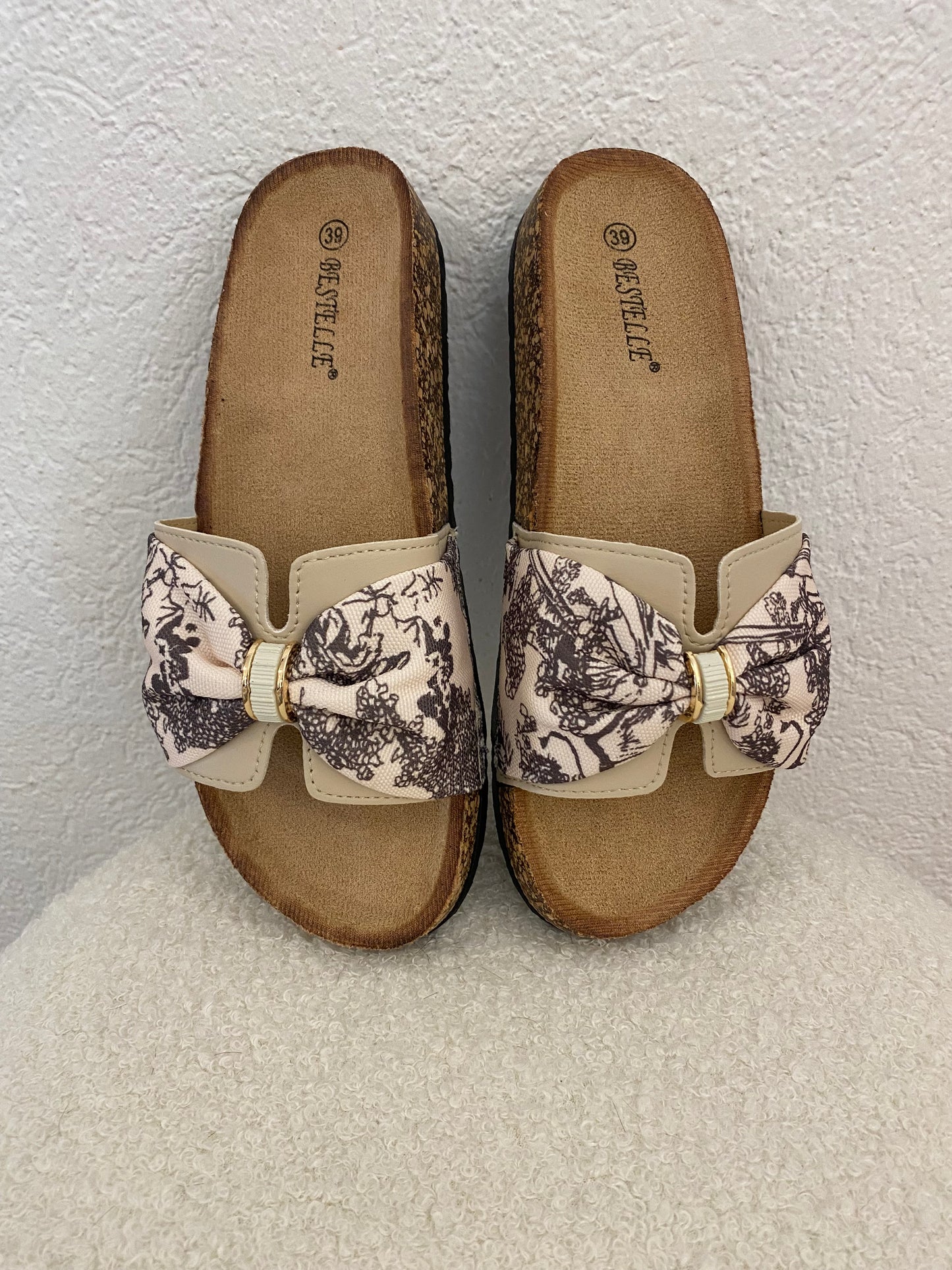 Stoffschlappen mit Holzsohle