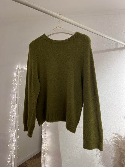 Klassischer Strickpullover mit weiten Ärmeln