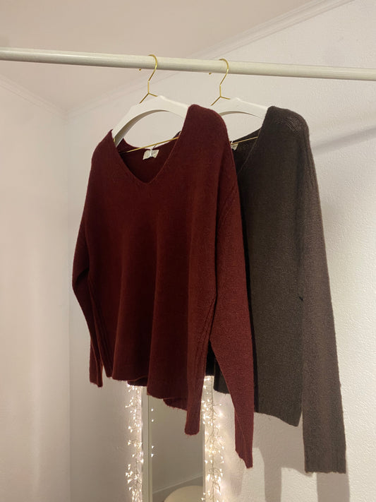 Dünnes Strick Shirt mit V-Ausschnitt