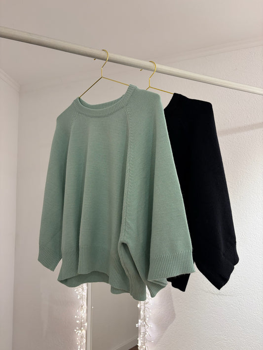 Kürzer geschnittenes Strickoberteil versch. Farben