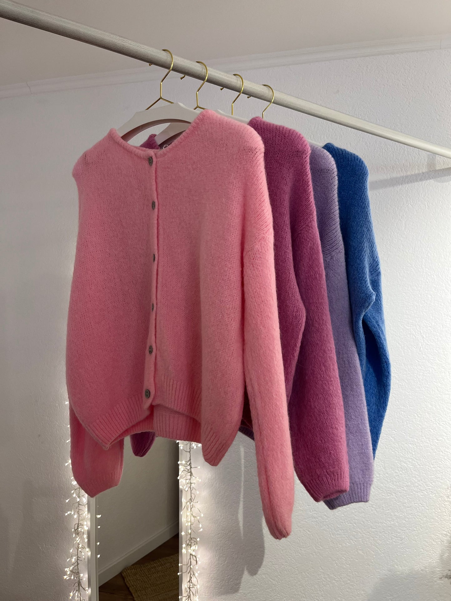 Weiche Strickjacke versch. Farben