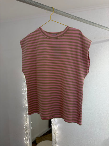 Überschnittenes Streifenshirt