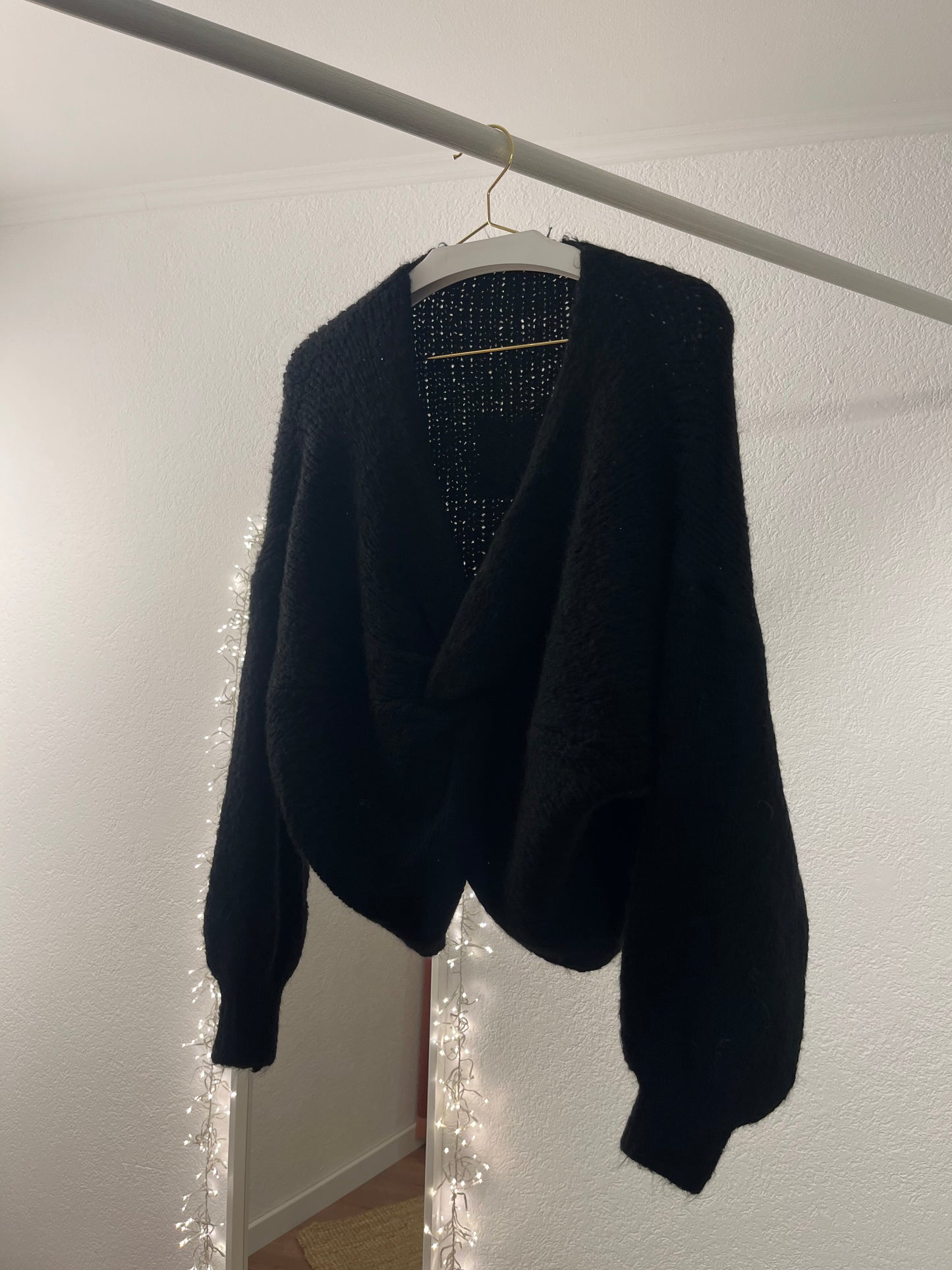 Eleganter Strickpulli mit Knoten Detail versch. Farben