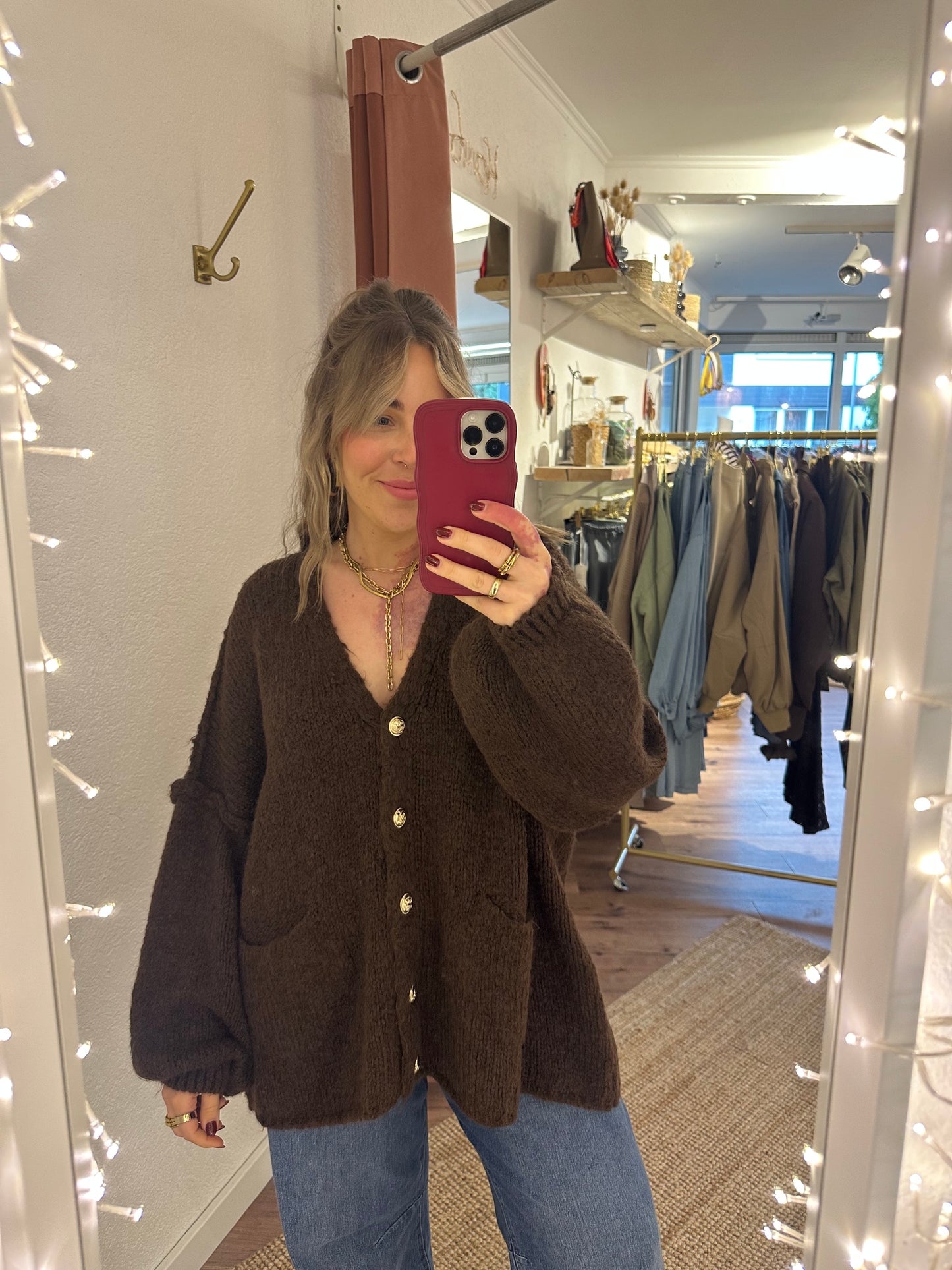 Weicher Oversized Cardigan mit vergoldeten Knöpfen