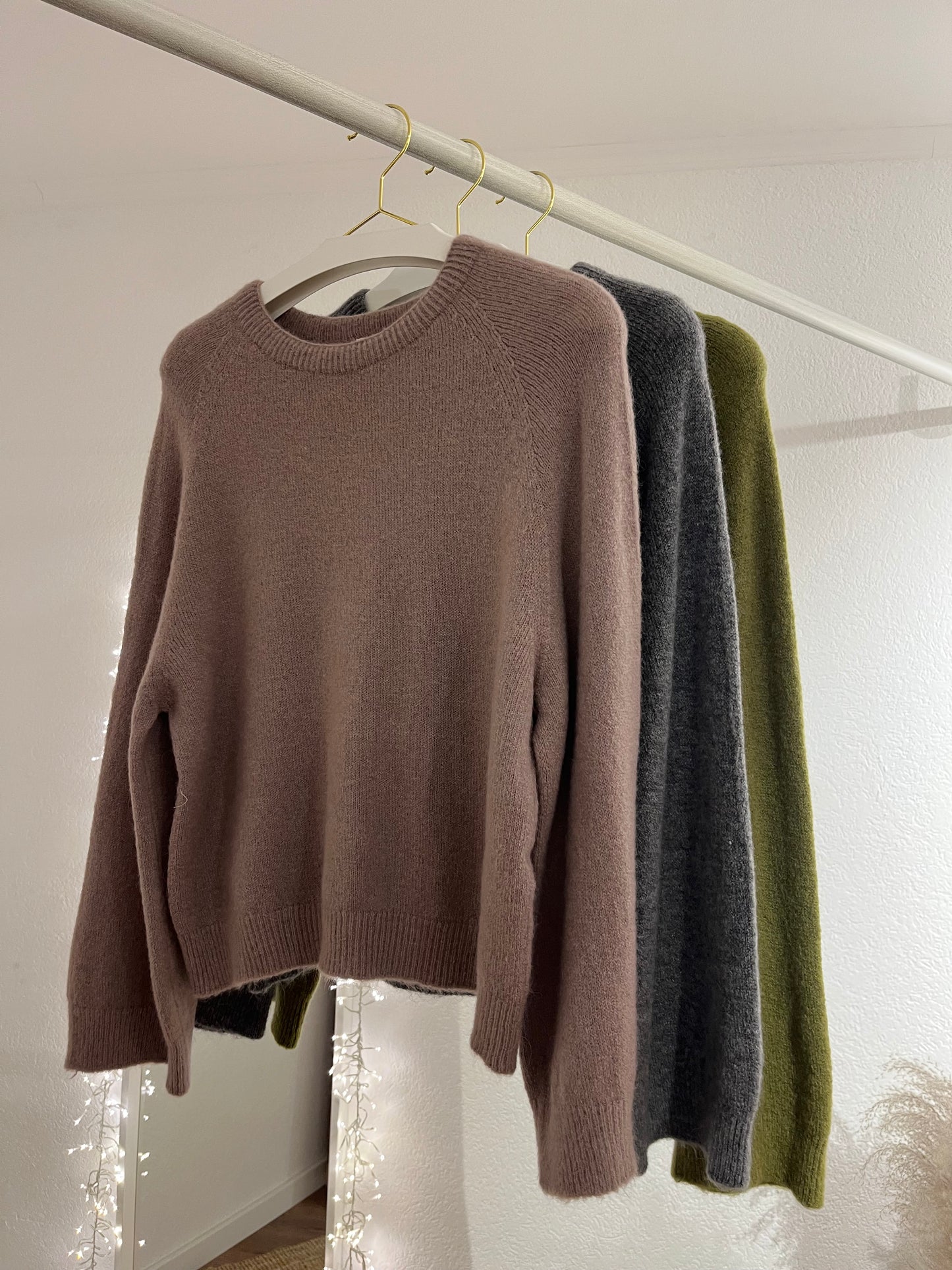 Klassischer Strickpullover mit weiten Ärmeln