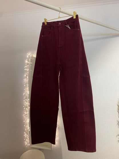 Farbige Jeans im Barrel-Fit