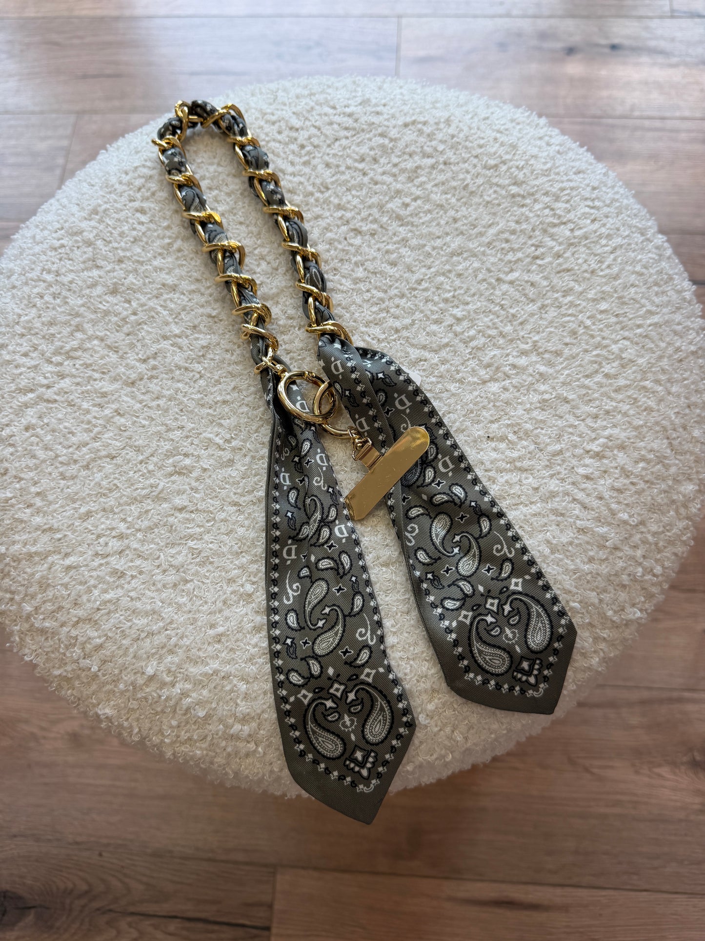 Handykette mit Bandana-Tuch vergoldet kurz