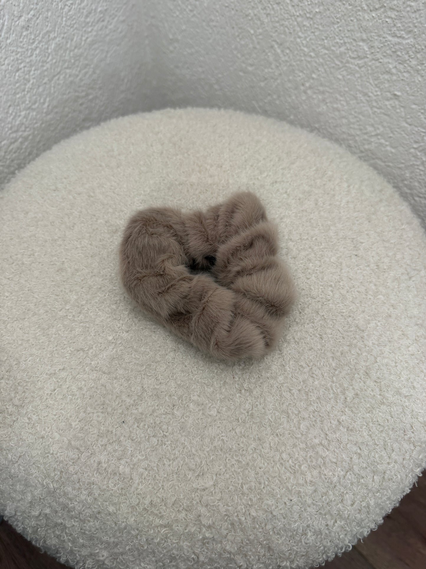 Flauschige Scrunchies versch. Farben